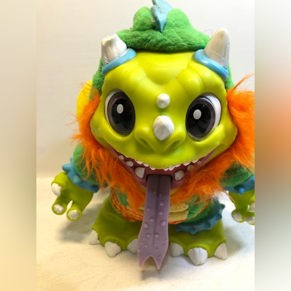 Crate Creatures Surprise Bashers Sizzle Monster Toy w/Marshmallow Lights & Sound
